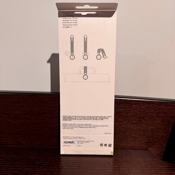 BNIB Apple AirTag Loop - Deep Navy - Picture 2 of 3